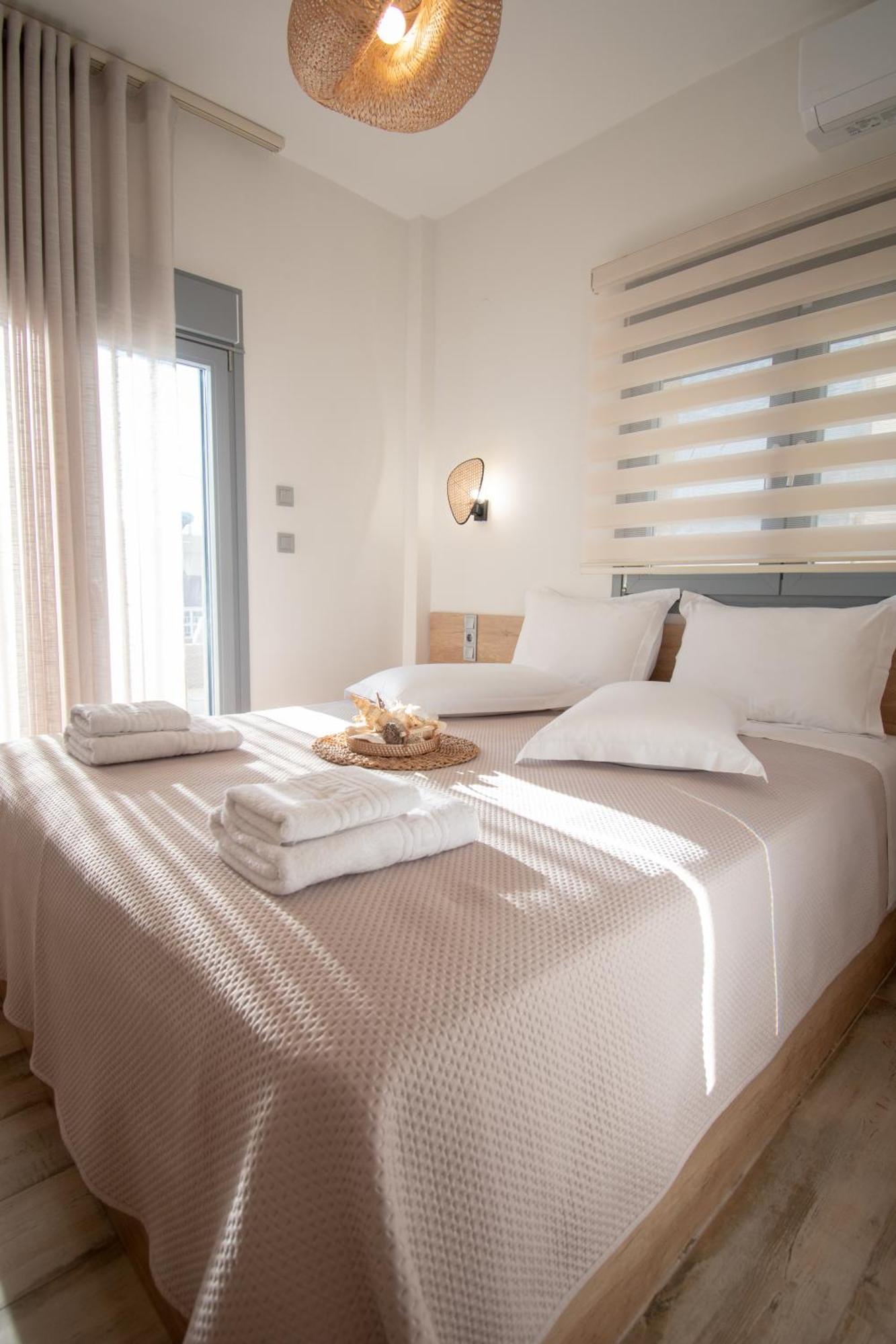 Magdalena Seaside Apartments Nea Roda Habitación foto