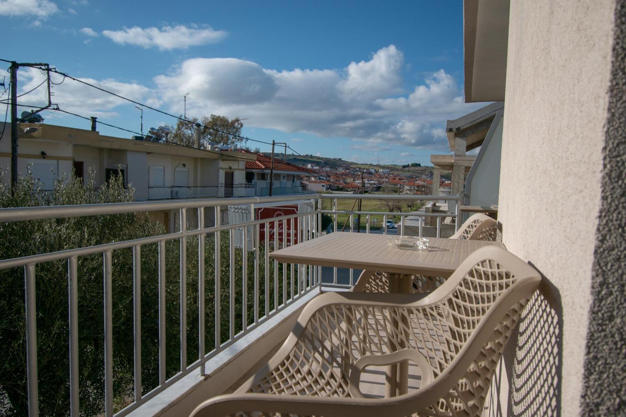 Magdalena Seaside Apartments Nea Roda Habitación foto